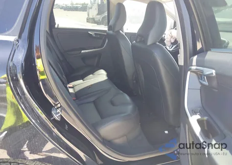 2015 Volvo Xc60 T5/T5 Premier z USA, uszkodzony, nr VIN YV4612RK8F2648980